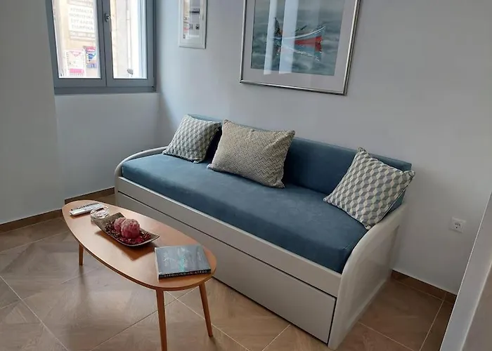 Central Apartment In Ermoupolis